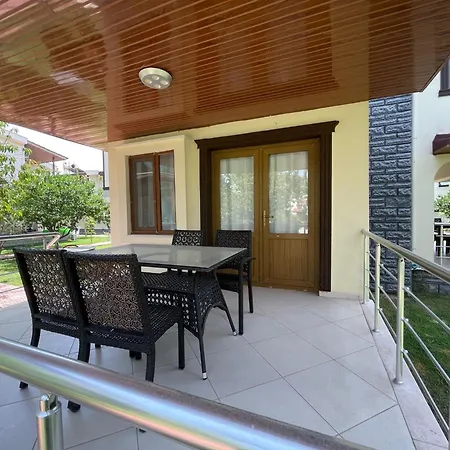 Hotel Huge 300 Meters To Sea And Near To Ida Mount 3*